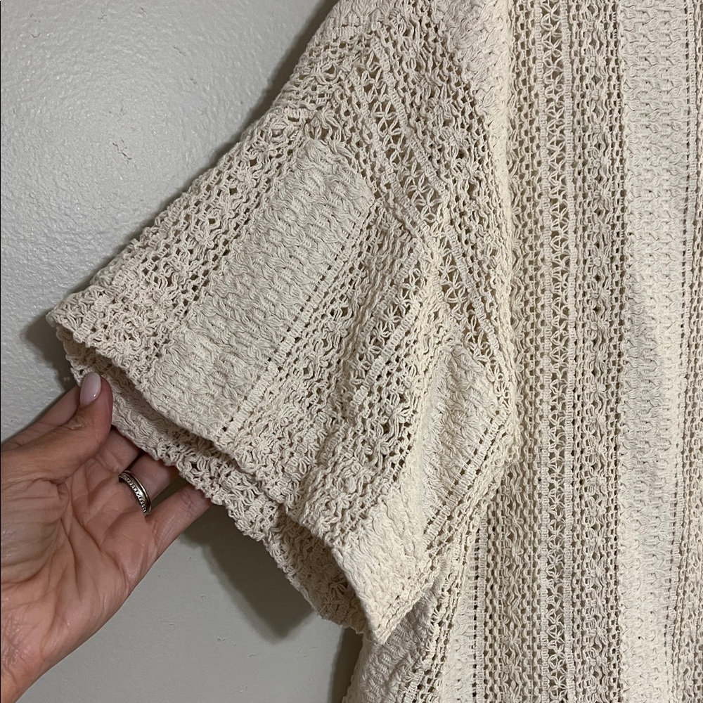 Kaktus Cream Crochet Button-Down Top - Picture 5 of 12